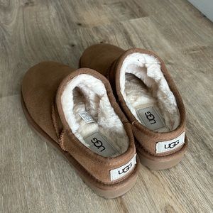 Brand New Ugg Slides/Slipper
